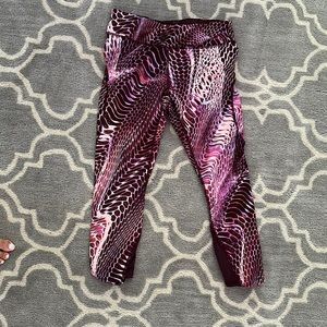 Fun print Nike Capri running tights.  Good compression, soft fabric